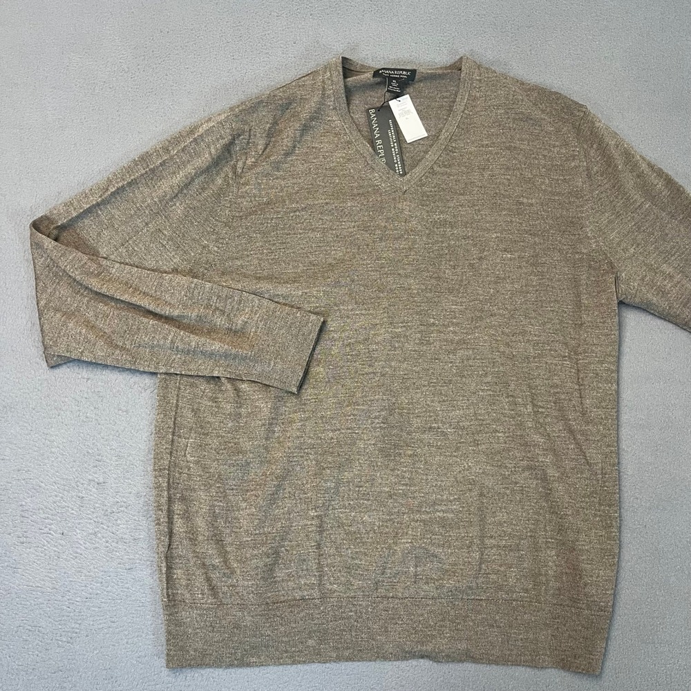Banana Republic Men's Size XL V Neck 100% Merino Wool Sweater Taupe Heather NWT